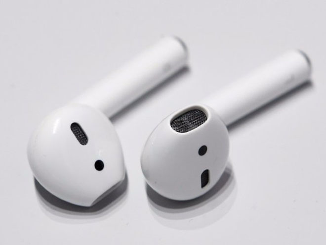1515656305-669-tai-nghe-airpods-2018-1515420516-width660height495